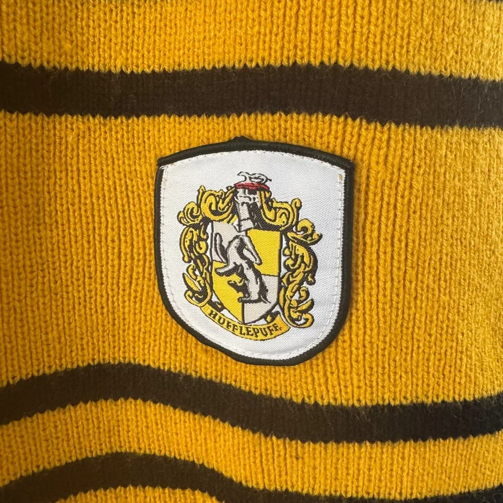 Harry Potter Hufflepuff Scarf Striped Knit Cinereplicas House Crest Cosplay Prop